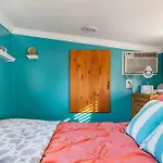Charming Tiny Home With A Private Hot Tub